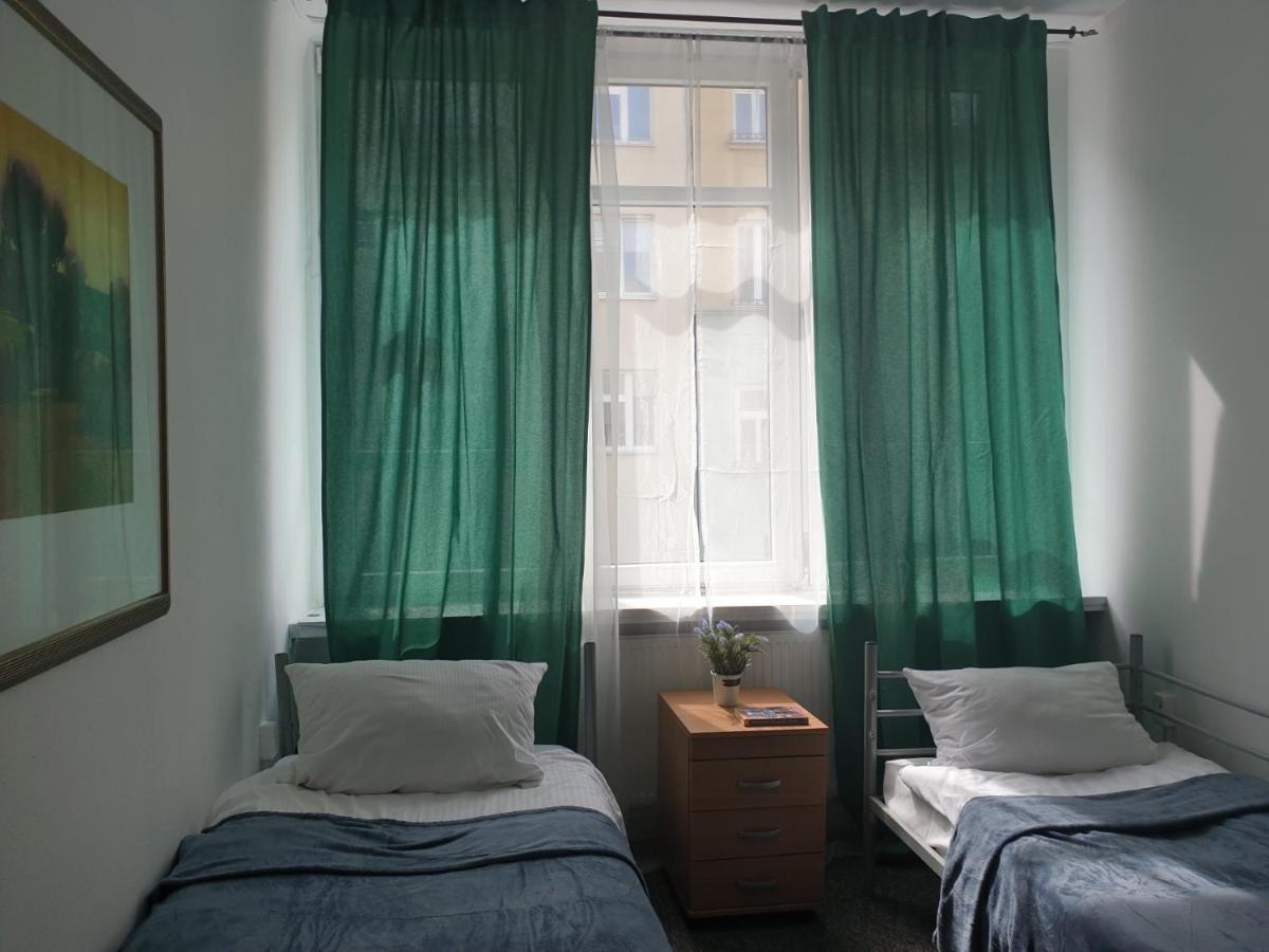 Unit Warsaw Room In Hostel Solec50 By Metro Station Centrum Kopernika Elektrownia Powisle Stadion Narodowy المظهر الخارجي الصورة